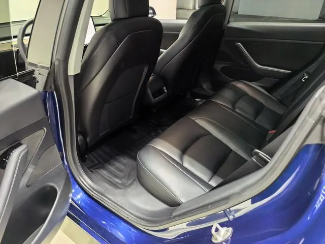 Tesla Model 3 Upgraded version of standard battery life rear drive