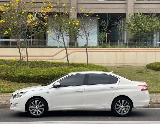 Peugeot Peugeot 408 1.6T Automatic Deluxe Edition