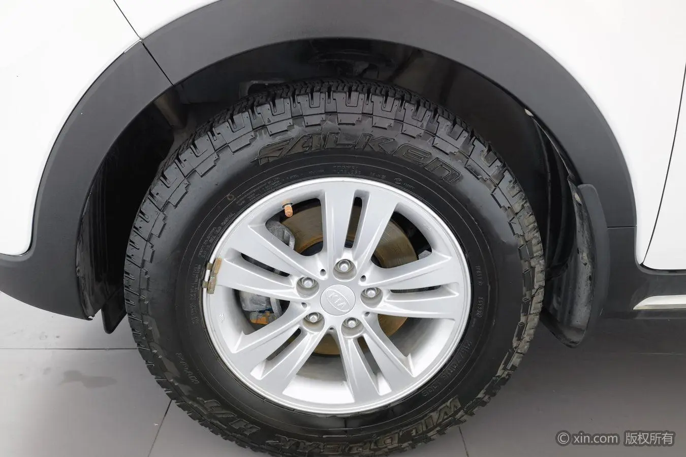 Kia Smart running 2.0L automatic two-wheel drive version GL