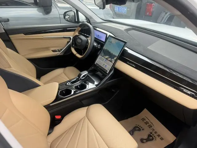 Geely Boyue L 1.5TD DCT Premium Type
