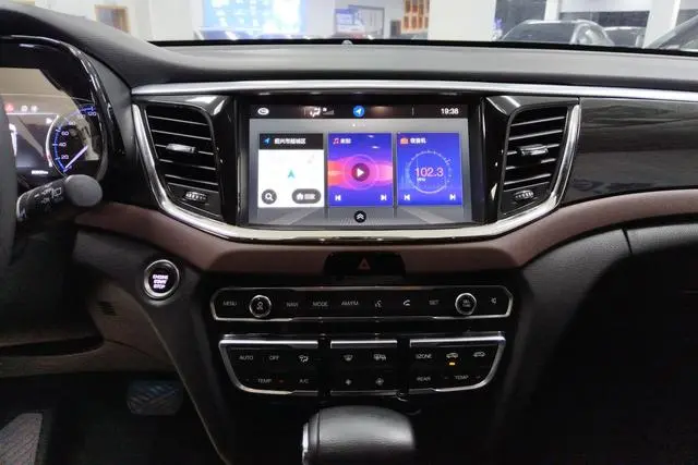 GAC Trumpchi GS8 320T two-wheel drive luxury Zhilian Edition 7 seats
