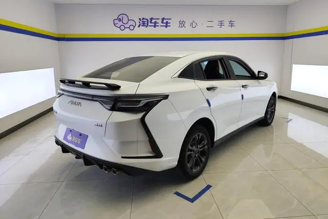 Dongfeng Fengshen Yi Hyun Mach Version 1.5L Automatic Glory Version