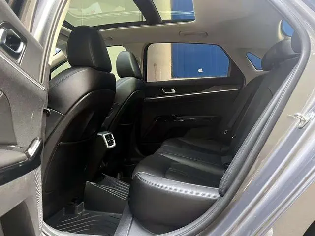 Kia Kia K5 New version of 380T GT-Line