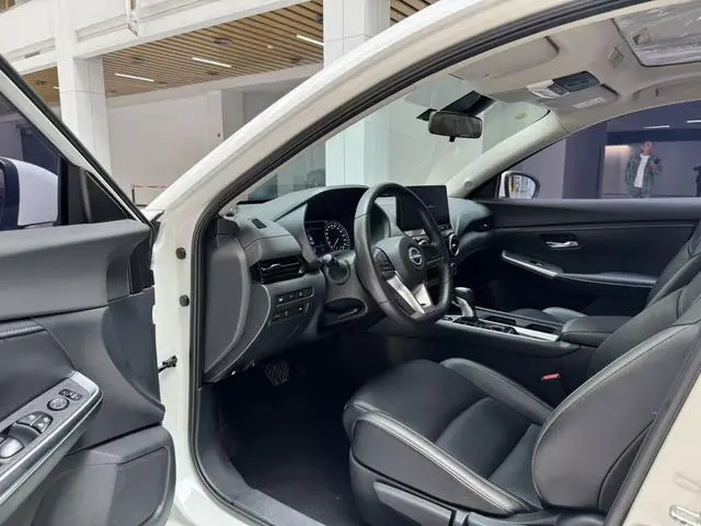 Nissan Xuan Yi 1.6L CVT Smart Driving Version
