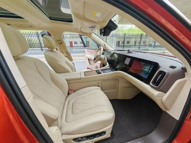 AITO Ask the world M9 Extended range Max six-seater version
