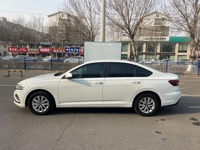 Volkswagen Lavida Facelift 1.5L automatic five million version