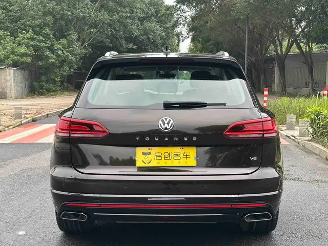 Volkswagen Touareg 3.0 TSI Sharp Front Version Country V