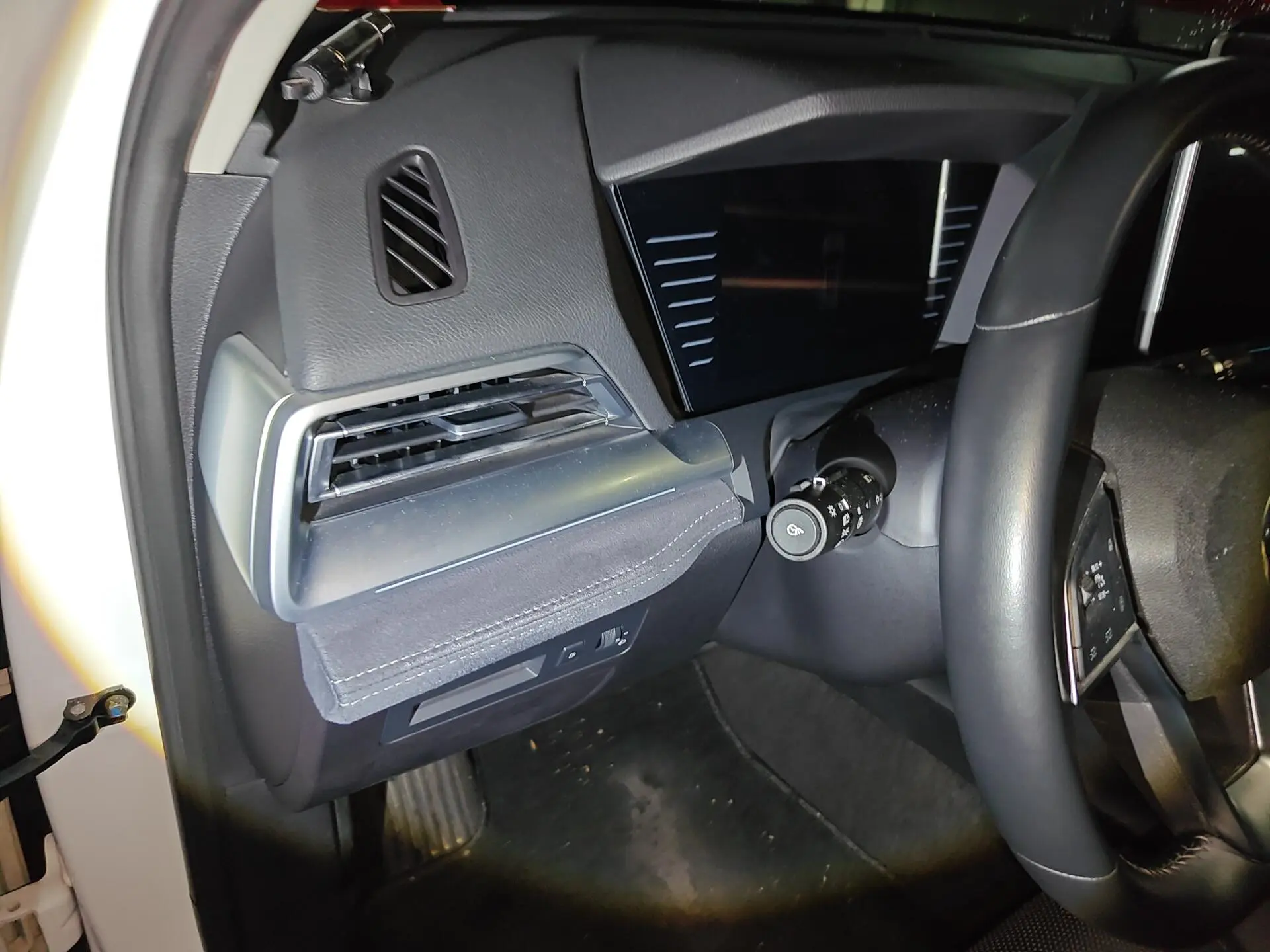 BYD Song Pro DM DM 1.5T four-wheel drive performance version flagship model