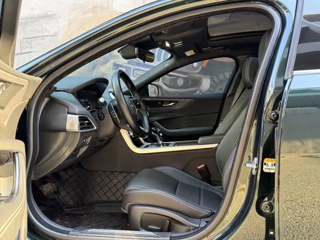 Jaguar Jaguar XEL 2.0T 200PS R-DYNAMIC Youth Sports Edition