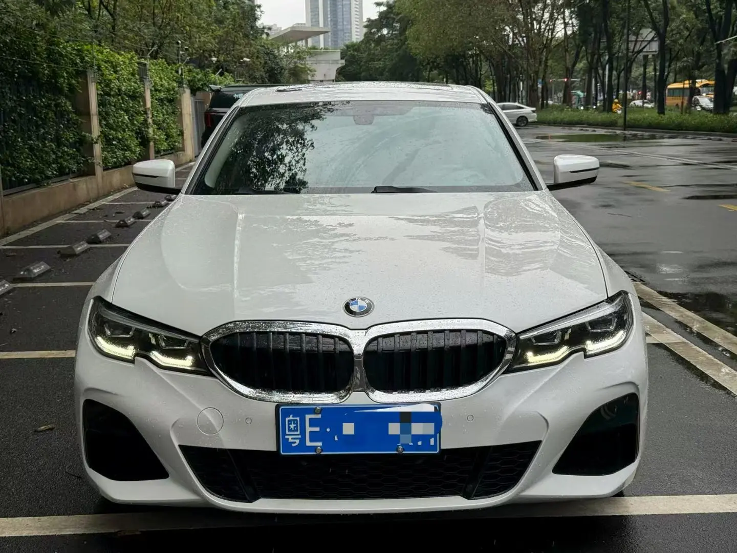 BMW BMW 3 Series 320Li M sports suit