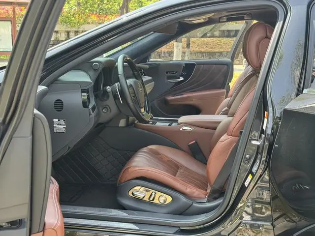 Lexus Lexus LS 500h Executive Edition Country VI