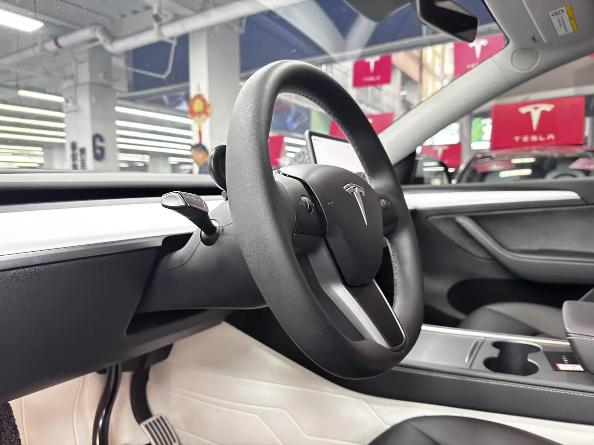 Tesla Model Y Facelifted rear-wheel drive version