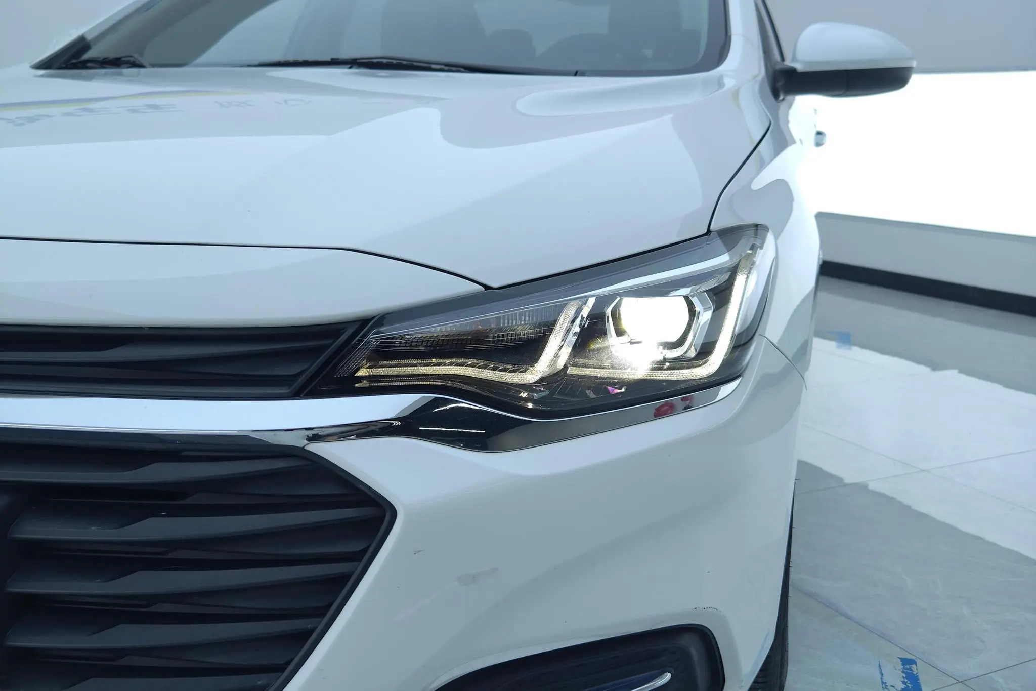 Chevrolet Cruze 320 automatic Enjoy Skylight version
