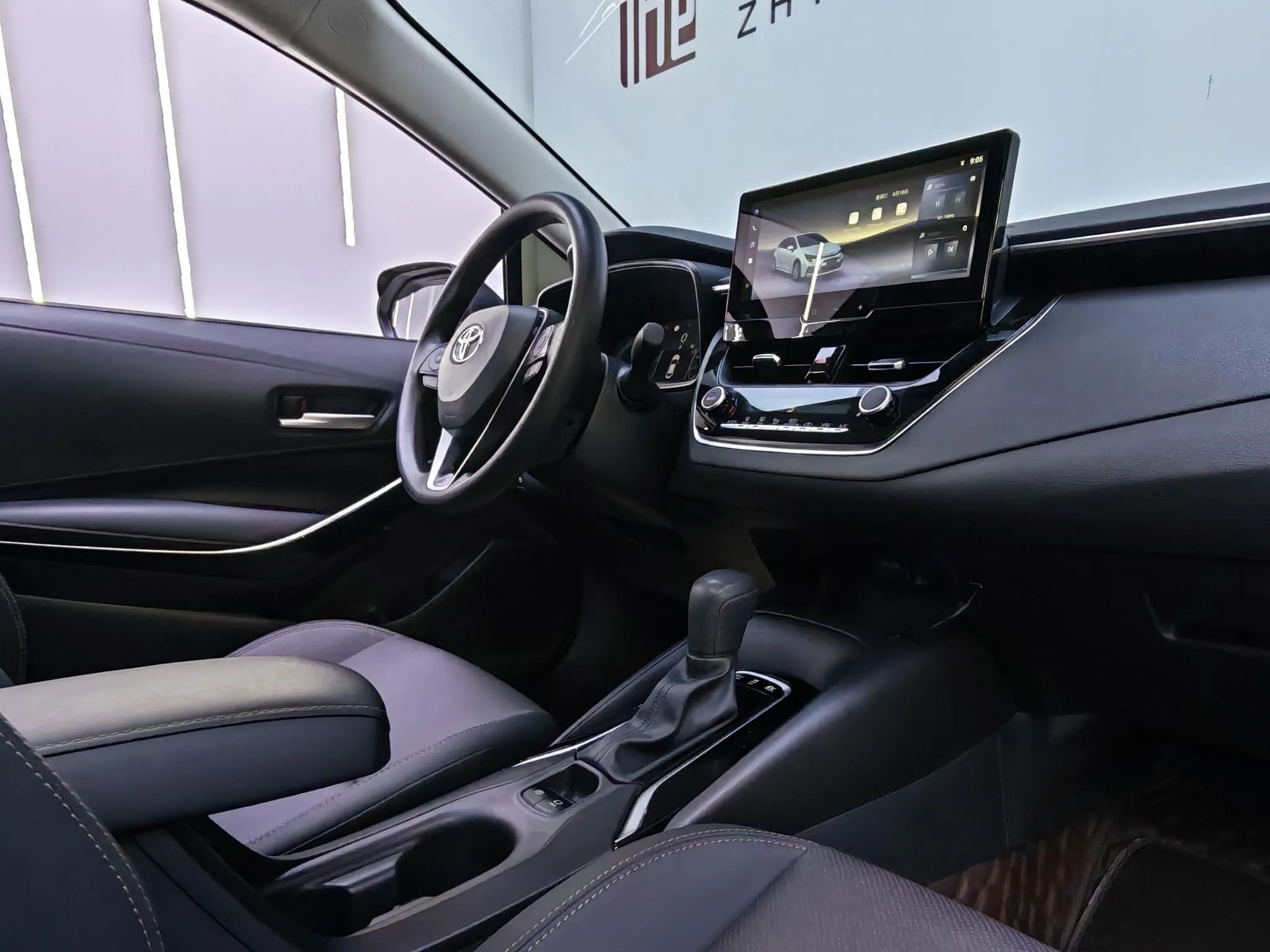 TOYOTA Ling Shang Dual engine 2.0L Deluxe Edition