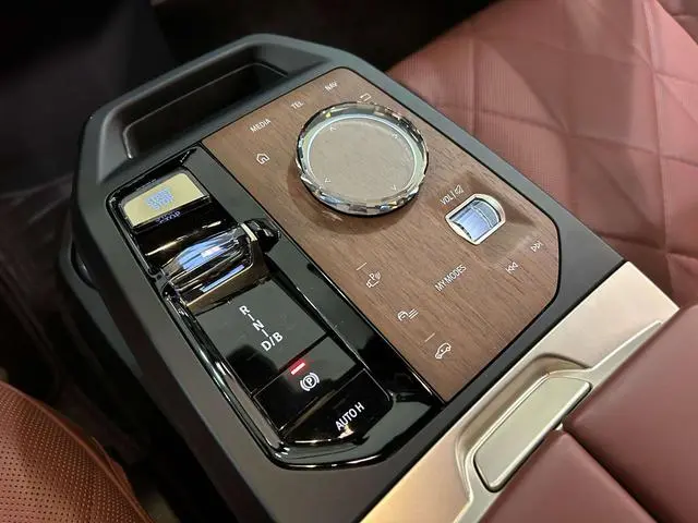 BMW BMW iX xDrive50