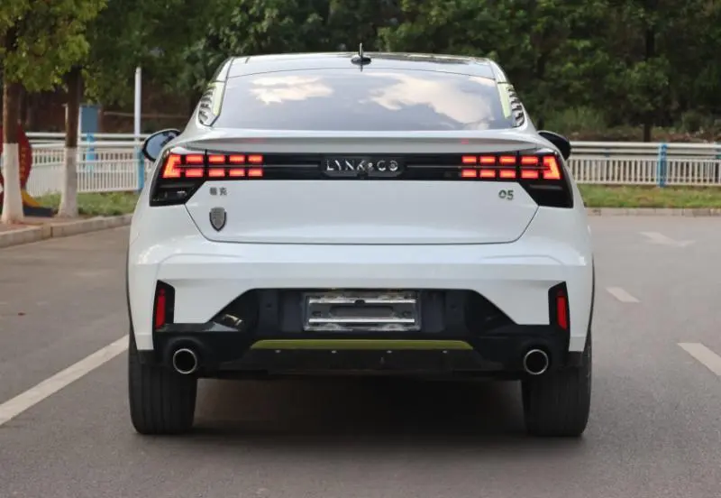 LYNK & CO Lynk 05 2.0TD two-wheel drive Halo