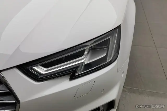 Audi Audi A4L 30th anniversary type 40 TFSI sports type