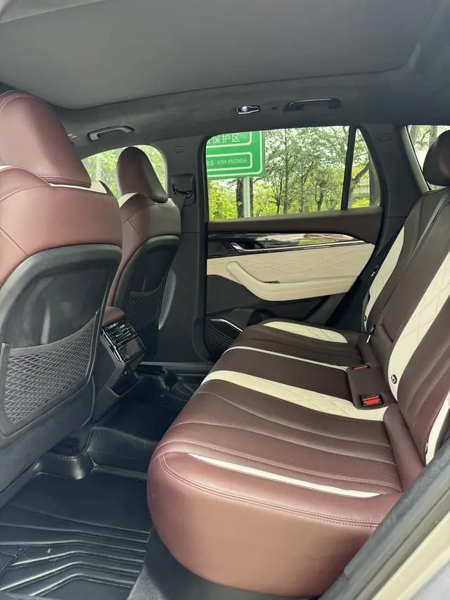 Geely Xingyue L 2.0TD high-power automatic four-wheel drive flagship type