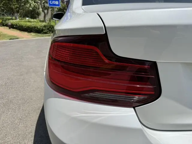 BMW BMW 2 Series (imported) 220i sports design suit