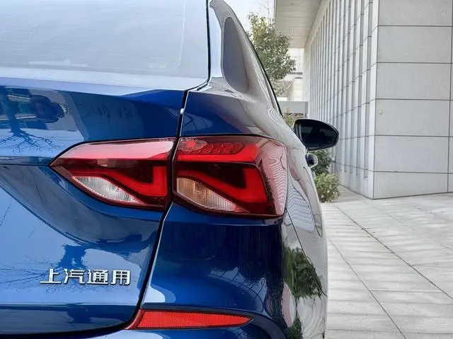 Chevrolet Cruze 1.5L Dual Clutch Enjoy Edition