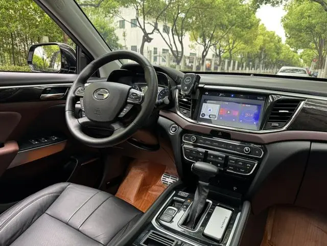 GAC Trumpchi GS8 320T two-wheel drive luxury Zhilian Edition 7 seats