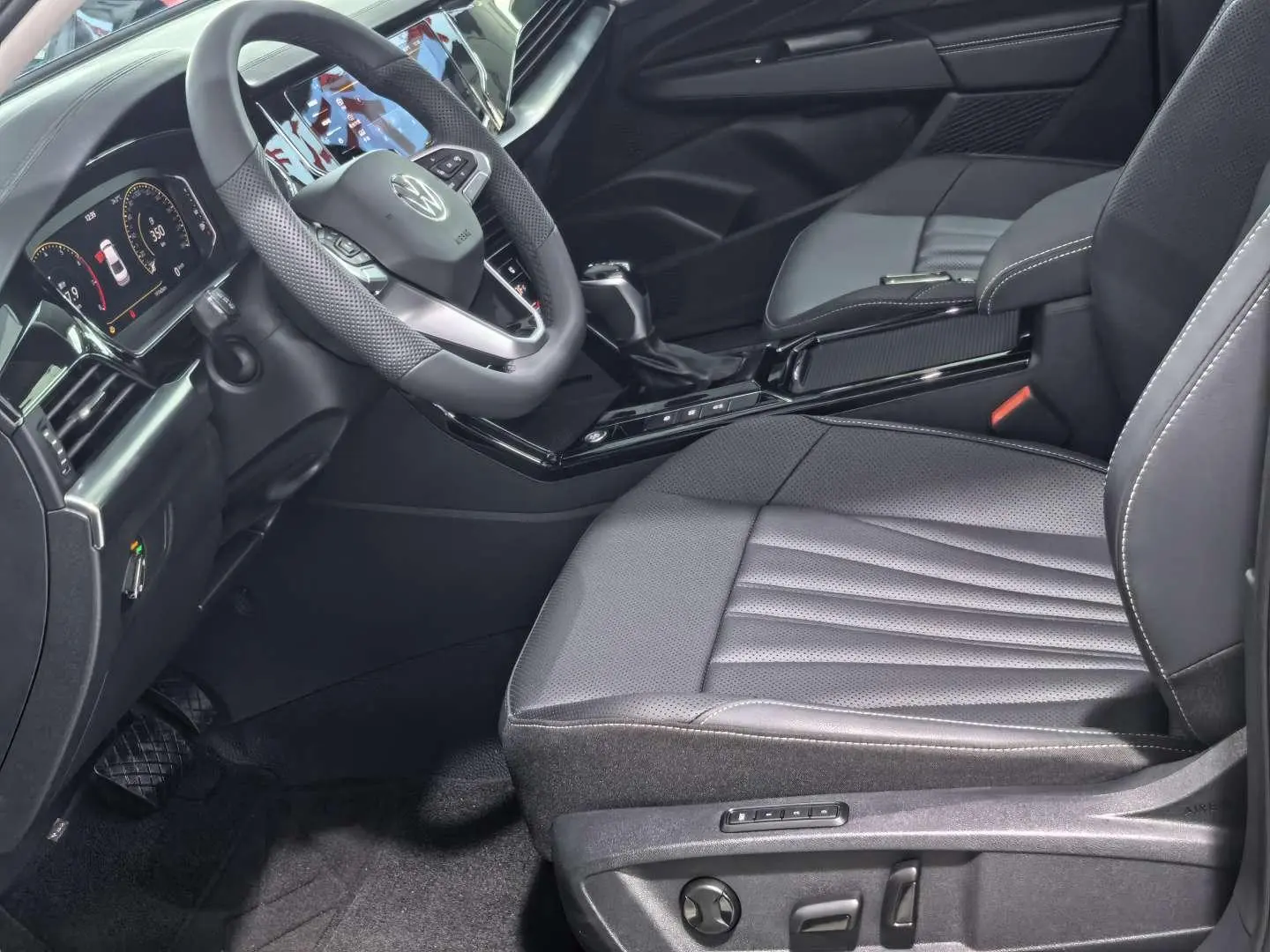Volkswagen Passat Outstanding 330TSI Starry Sky Elite Edition