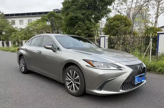 Lexus Lexus ES 200 Excellent Edition