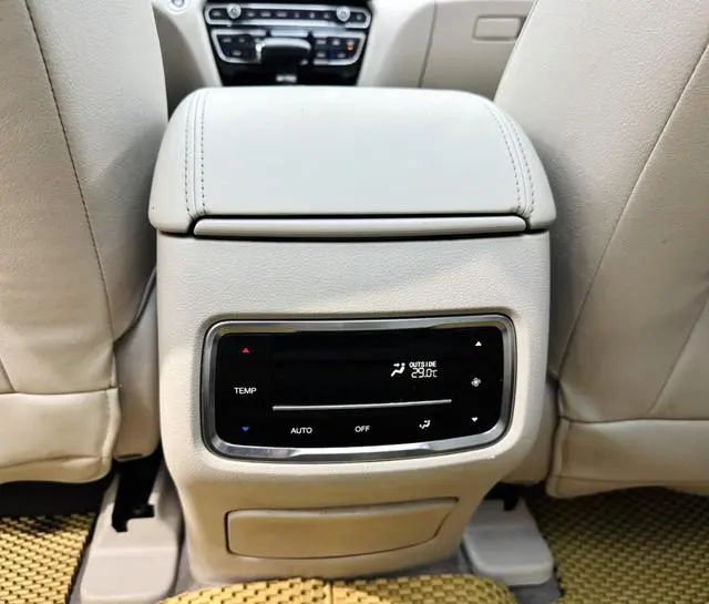 GAC Trumpchi GS8 320T two-wheel drive luxury Zhilian Edition 7 seats