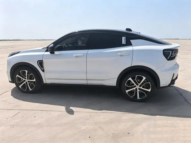 LYNK & CO Lynk 05 2.0TD four-wheel drive Halo