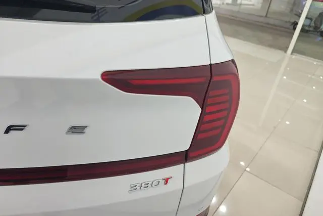 Hyundai Shengda 380 TGDi GLS automatic two-wheel drive deluxe edition Country VI