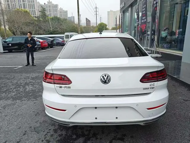 Volkswagen Volkswagen CC 330TSI Charm Edition Country VI