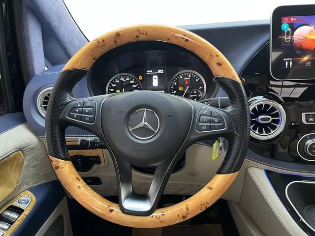 Mercedes-Benz Vito 2.0T Business Edition 7 Seats