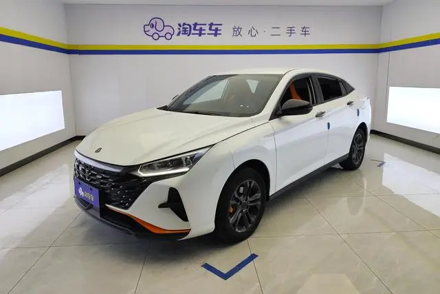 Dongfeng Fengshen Yi Hyun Mach Version 1.5L Automatic Glory Version