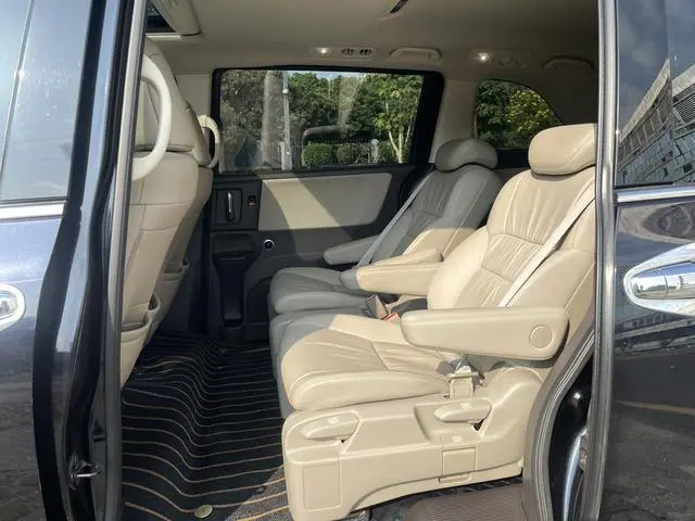 Honda Odyssey 2.4L Deluxe Edition