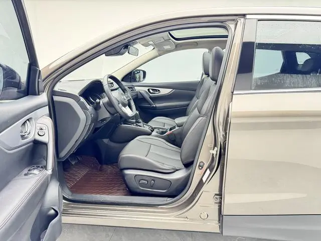 Nissan Qashqai 2.0 L XV Prem Deluxe Edition