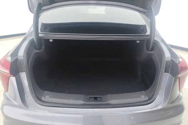 Hongqi Hongqi H5 2.0T Automatic Zhilian Qichang Version
