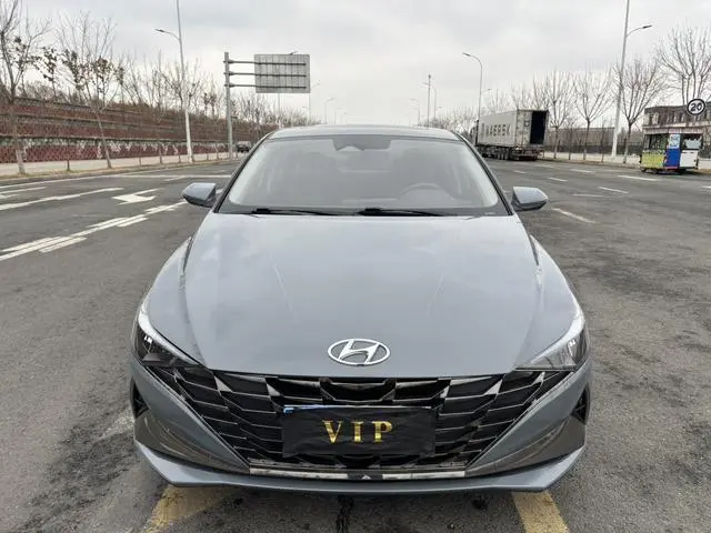 Hyundai Elantra 1.5L CVT LUX Premium Edition