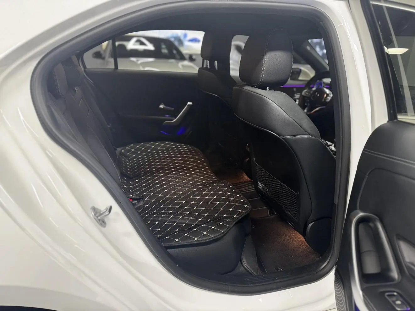 Mercedes-Benz Mercedes-Benz A-class A 200 L sports sedan fashion Version