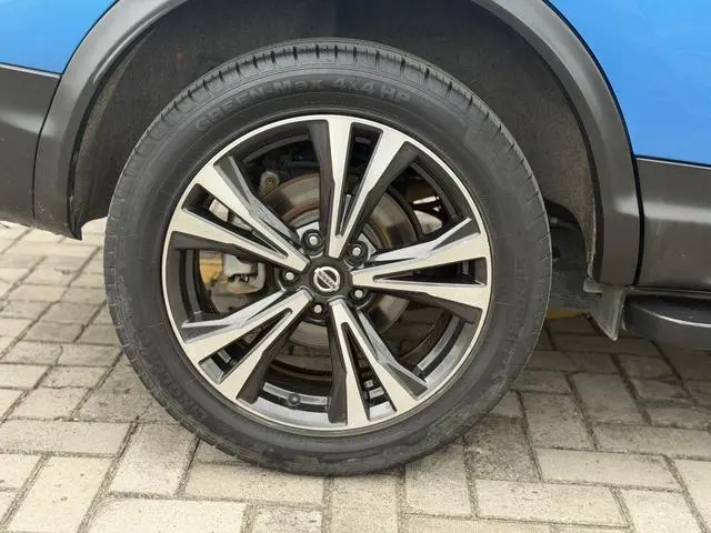 Nissan Qashqai 2.0L CVT Deluxe Edition