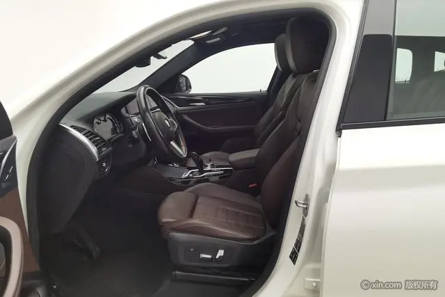BMW BMW X4 xDrive25i M sports suit