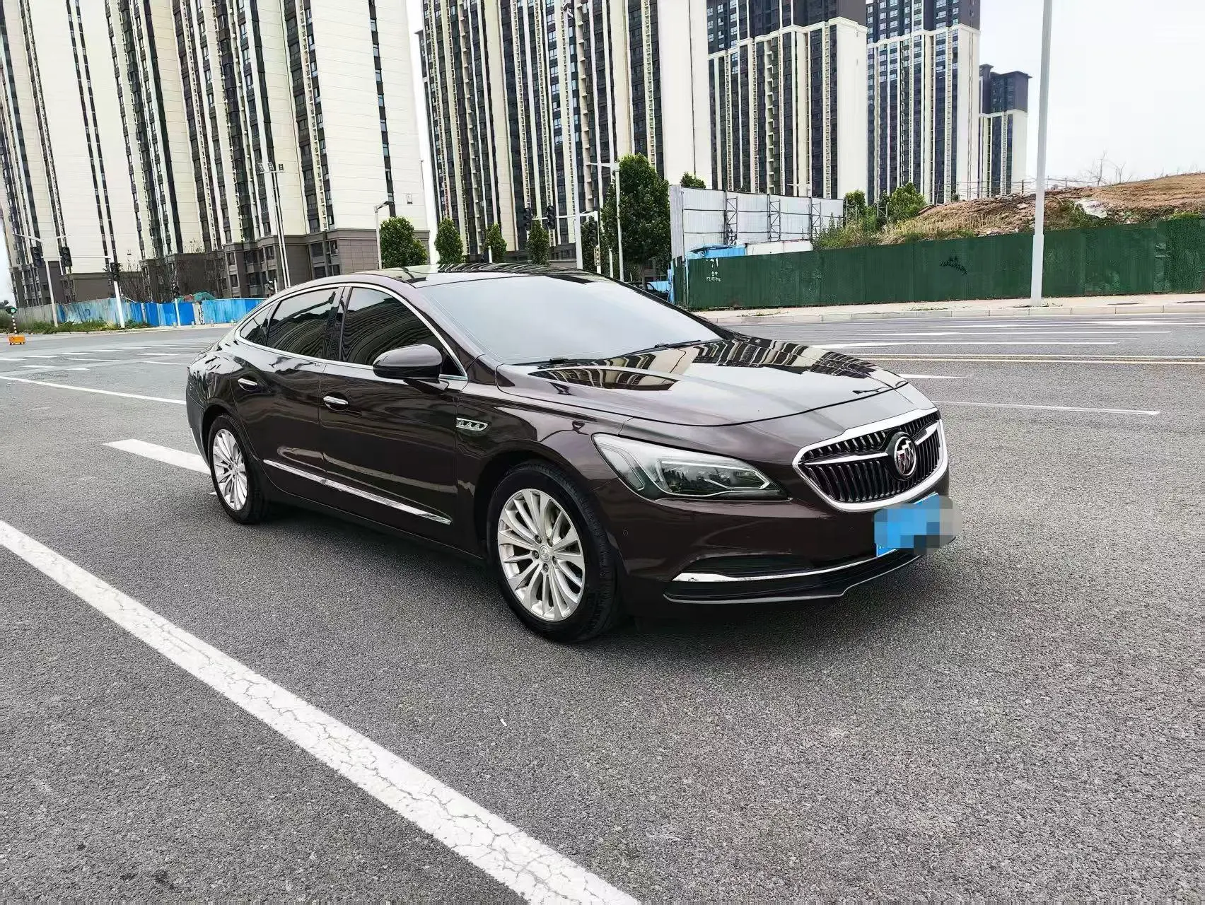 Buick Lacrosse 28T Elite type