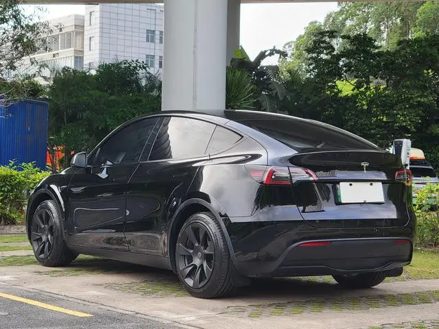Tesla Model Y Facelifted rear-wheel drive version