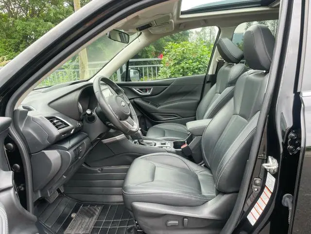 Subaru FORESTER Forester 2.0i Deluxe Edition EyeSight