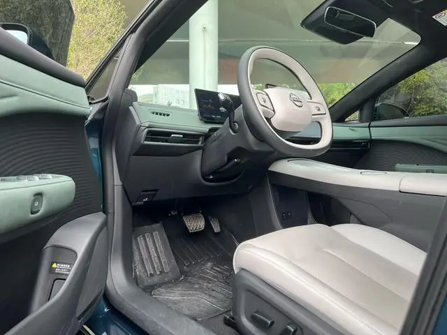 Nissan Nissan N7 625 Max