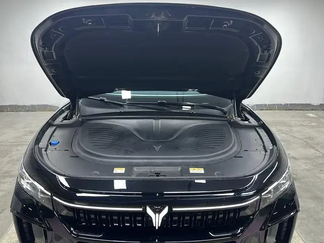 VOYAH Lan Tu FREE Ultra-long battery life smart driving version
