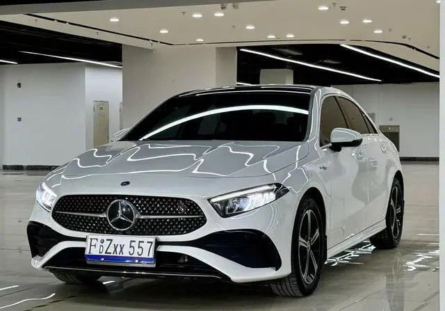 Mercedes-Benz Mercedes-Benz A-class A 200 L sports sedan fashion Version
