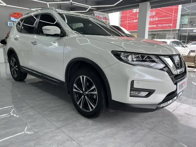Nissan Qijun 2.5L CVT Zhilian Deluxe Edition 4WD