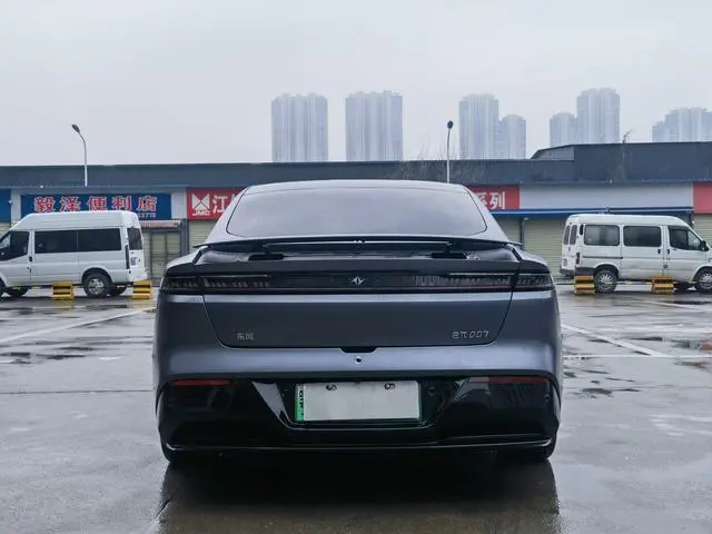 Dongfeng eπ eπ007 Pure electric 540 four-wheel drive Max version