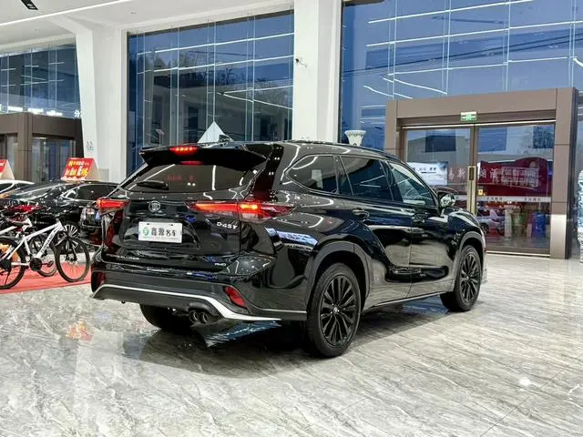 TOYOTA Crown Lufang 2.0T automatic four-wheel drive Jinyao version