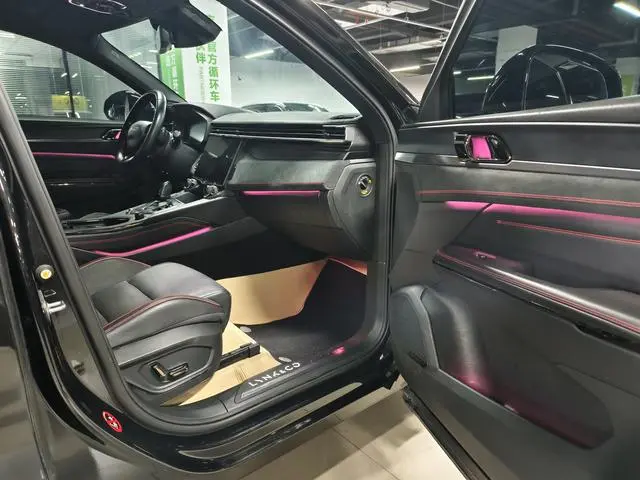 LYNK & CO Lynk 05 2.0TD four-wheel drive Halo